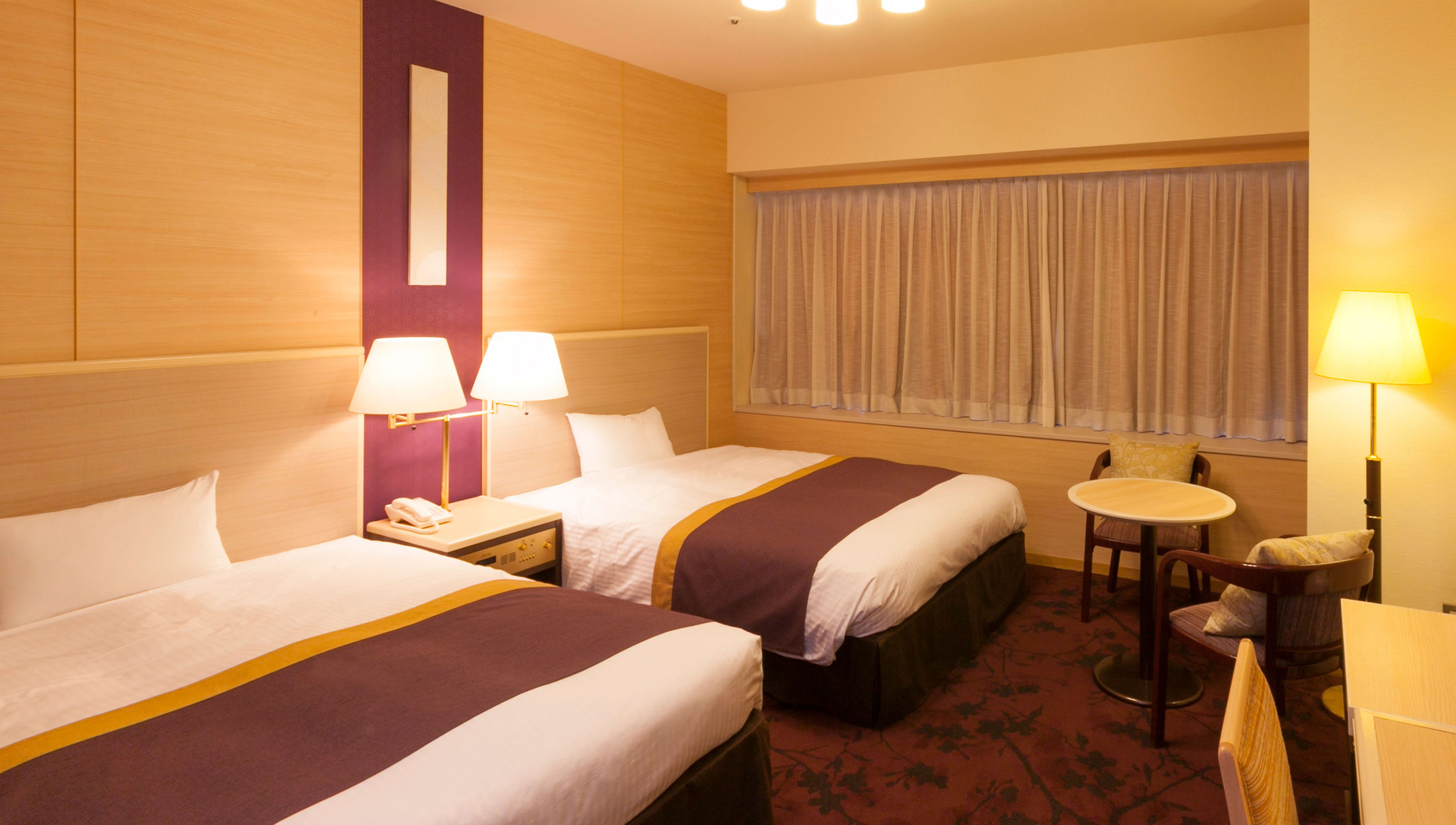 調布クレストンホテル