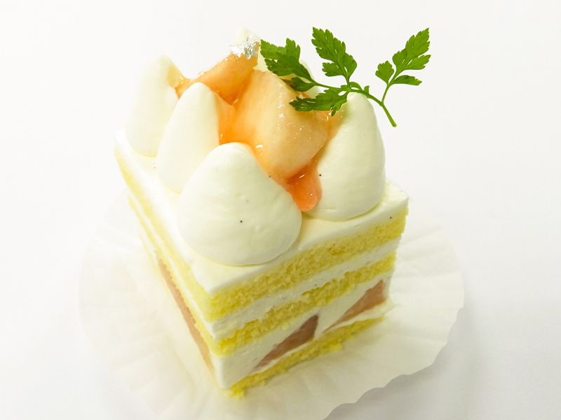 桃のショートケーキイメージ