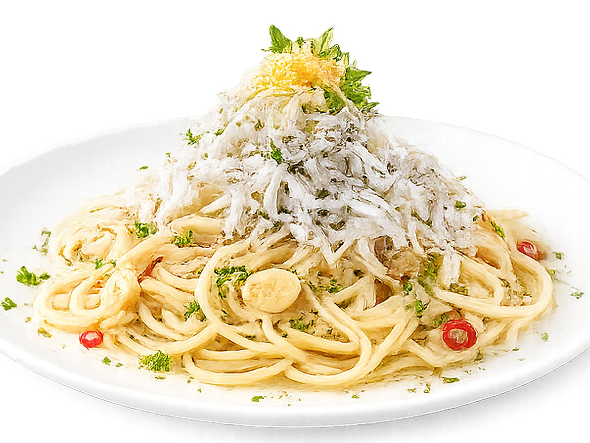 柑橘香るしらすのさっぱりペペロンチーノ。サラダ・パン・デザート付。
