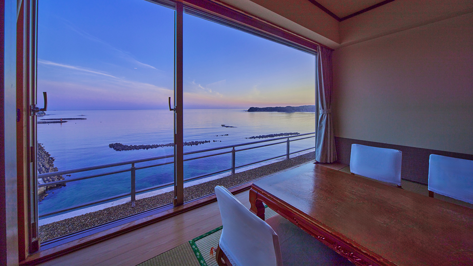 和洋室 和室6畳+2ベッドルーム夕景イメージ