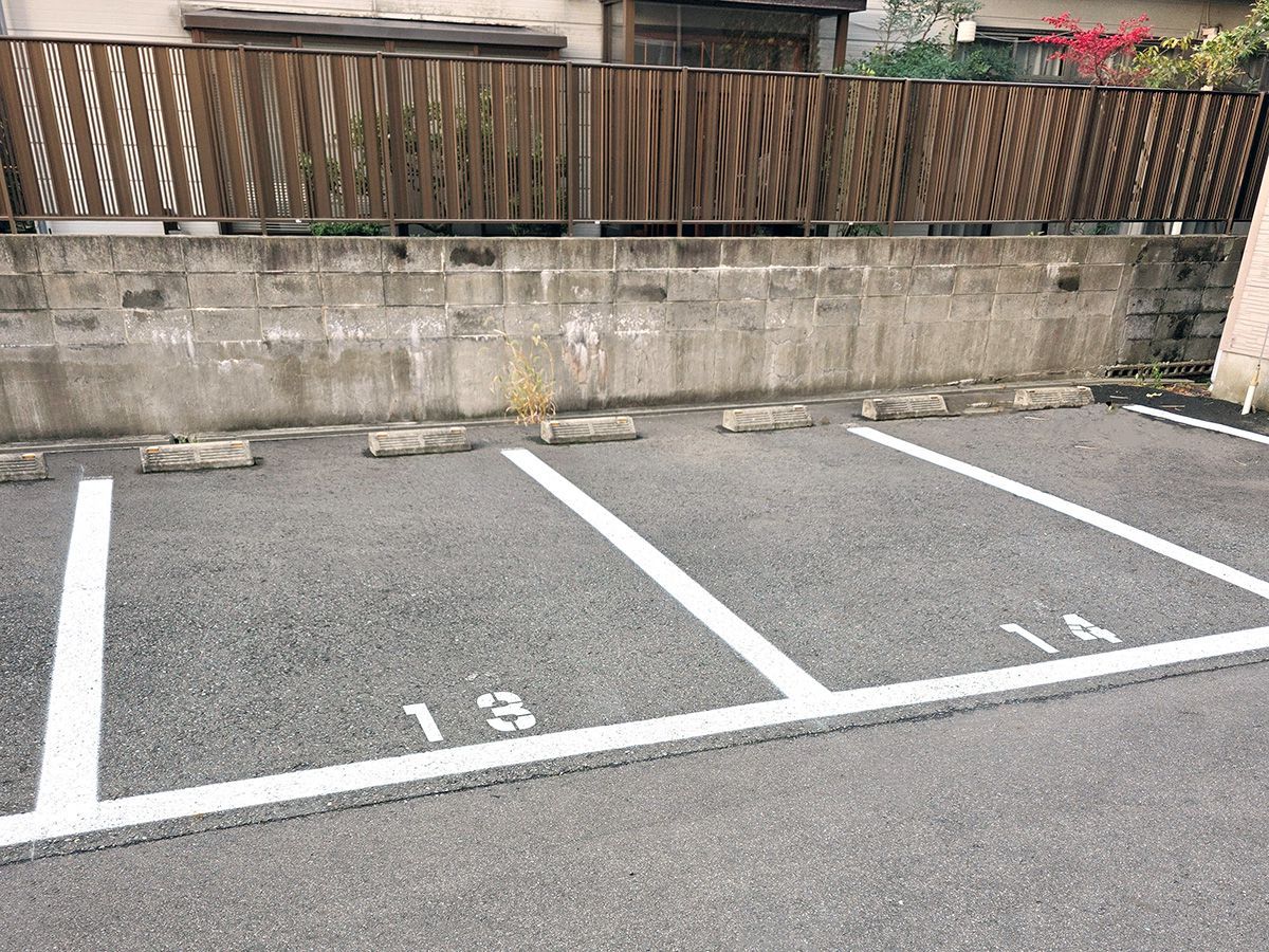 ホテル内駐車場