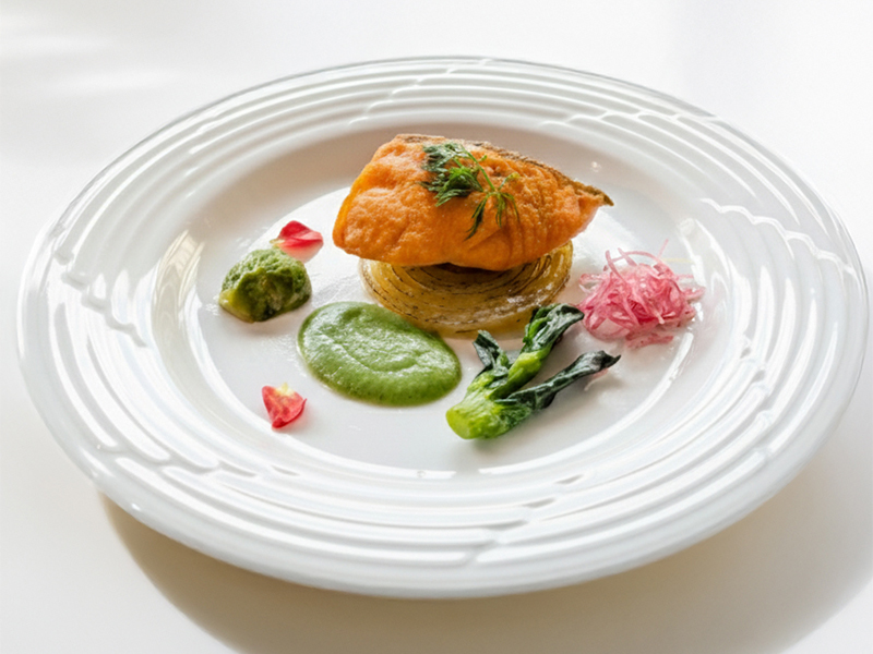 ノルゥエーサーモンのポワレ 菜の花のクリームソース