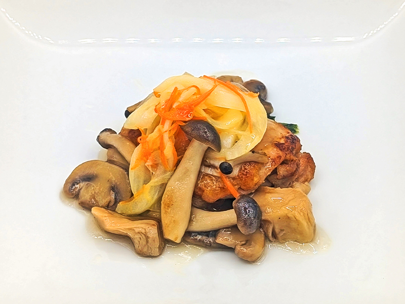 鶏モモ肉ソテー 茸たっぷり餡かけ