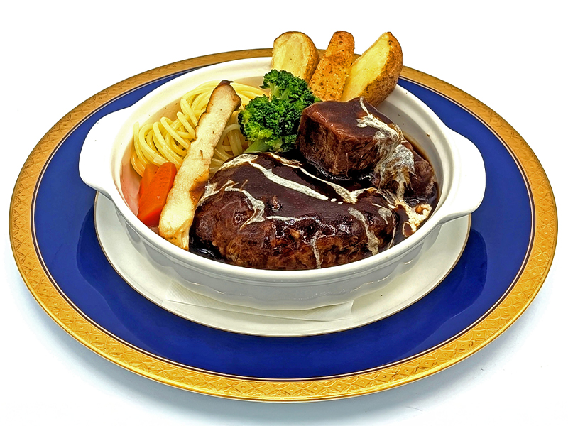 当店自慢の自家製ハンバーグとビーフシチューのアンサンブル