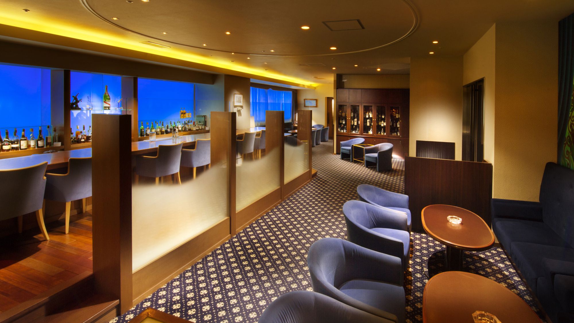 メンバーズクラブ「ラウンジ」