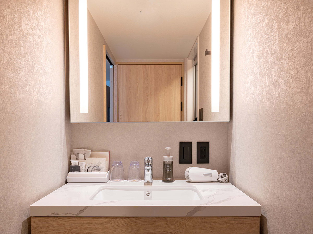 新客室ツインルームの洗面所