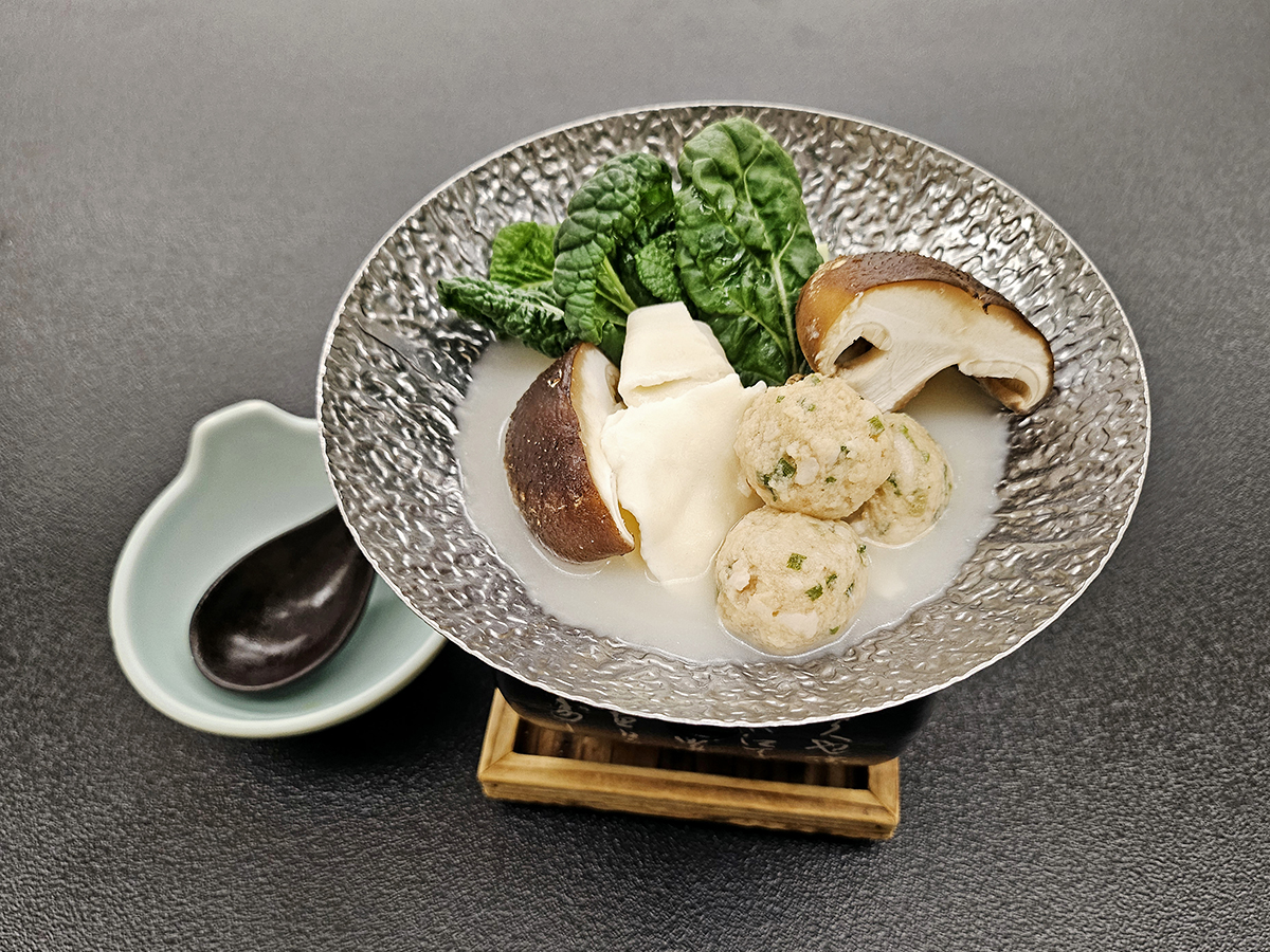 ひっつみ＆鶏生つみれの豆乳スープ鍋