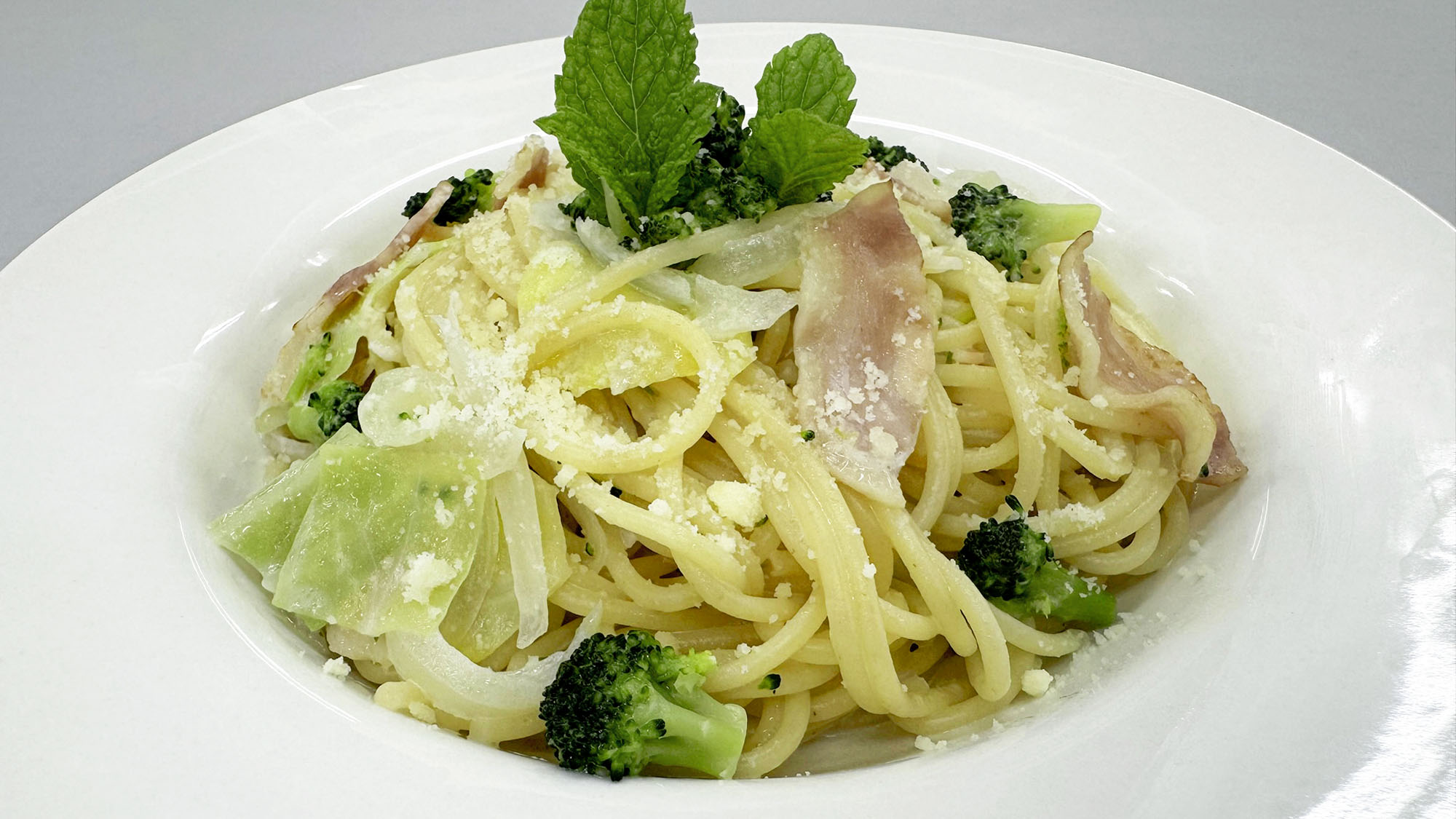 伊豆の温泉旅館ホテルラヴィエ川良のバイキングメニューで楽しめる豆乳仕立てのクリーミーパスタ