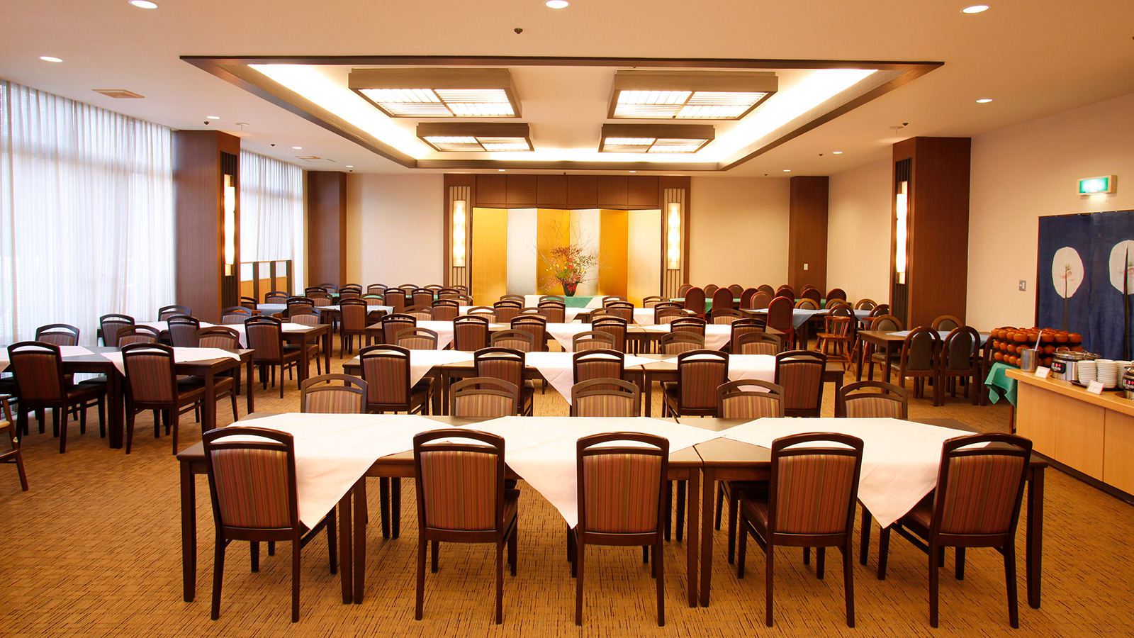 レストラン霧島