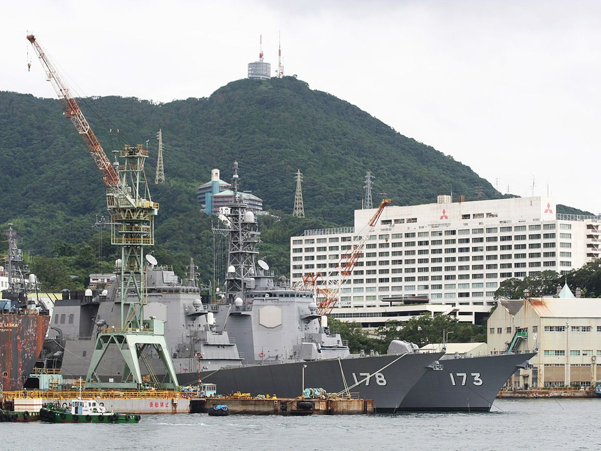 長崎造船所本館（右上の白い建物）イメージ