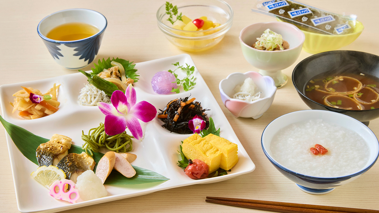 朝食バイキング和食盛り付け一例