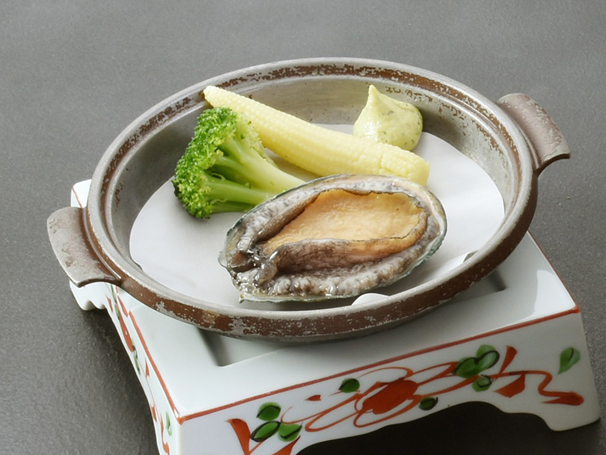 活き鮑の残酷焼き