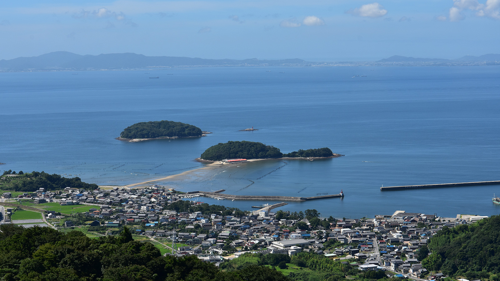 ホテルから望む蒲郡竹島