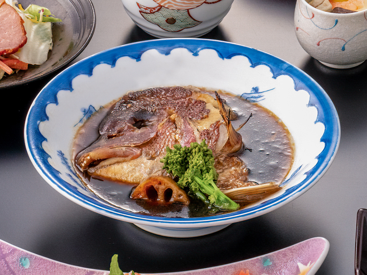 おたのしみ会席の鯛のあら煮